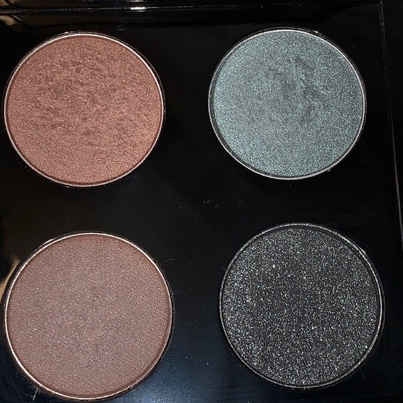 AN AMOROUS ADVENTURE Quad Eye Quad A Novel Romance Eyeshadow Palette MAC - Picture 4 of 15